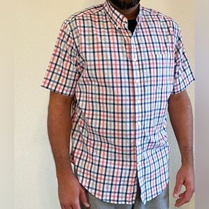 Croft&Barrow mens short-sleeve button down collar shirt.